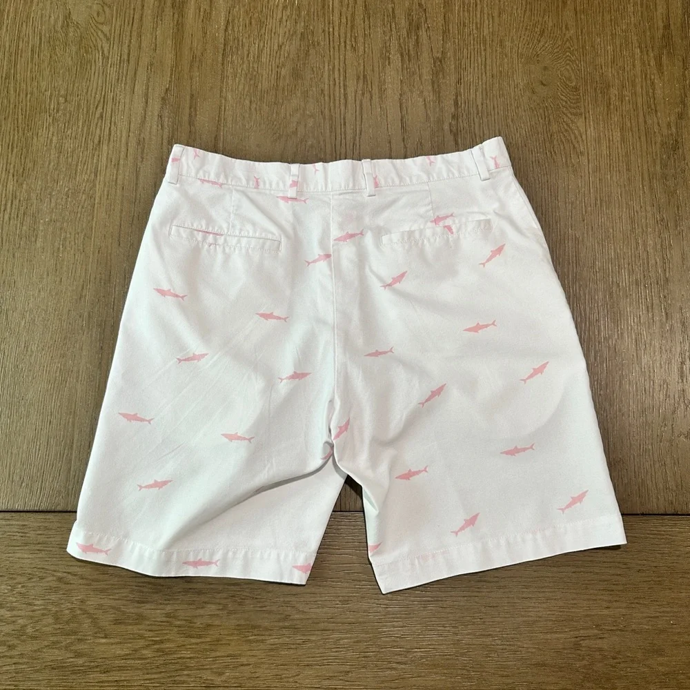 Savane Men’s Golf Shorts Size 34 Shark Print